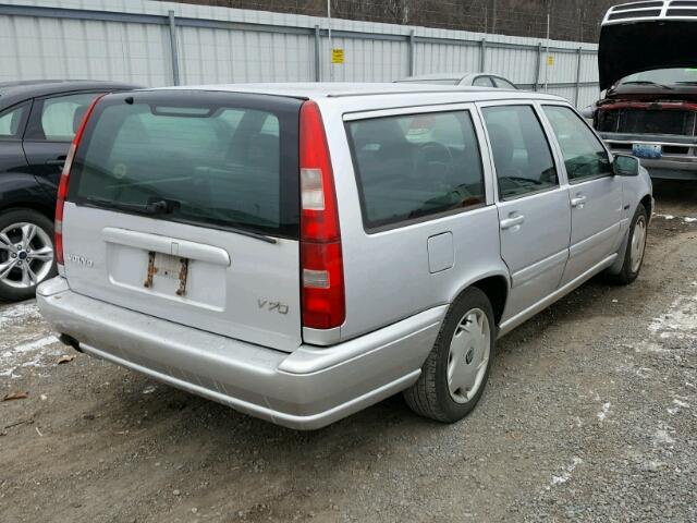 YV1LW5584W3485462 - 1998 VOLVO V70 SILVER photo 4