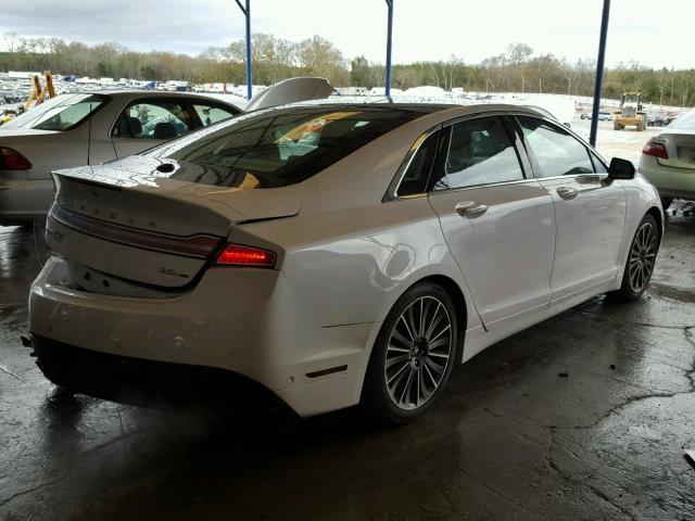 3LN6L2G95DR817404 - 2013 LINCOLN MKZ WHITE photo 4