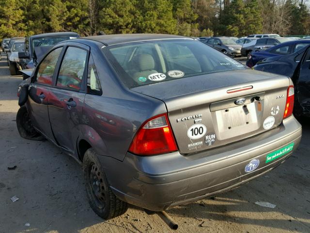 1FAFP34NX6W197901 - 2006 FORD FOCUS ZX4 GRAY photo 3