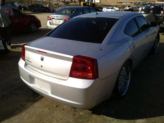 2B3KA43H88H299504 - 2008 DODGE CHARGER SILVER photo 4