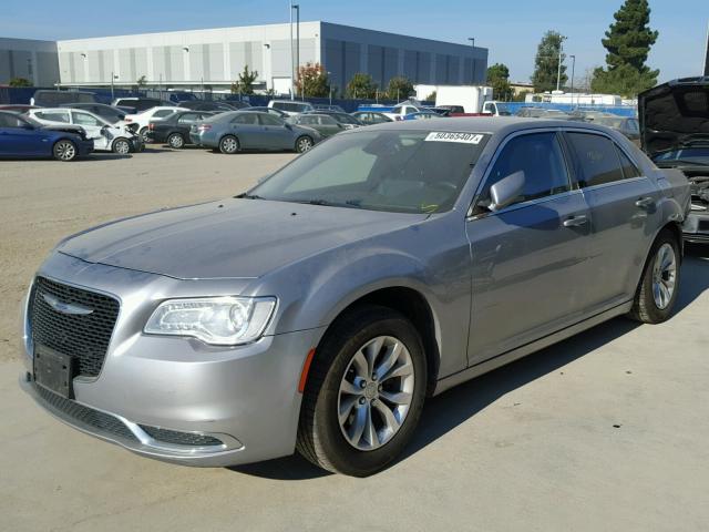 2C3CCAAG6FH781119 - 2015 CHRYSLER 300 LIMITE GRAY photo 2