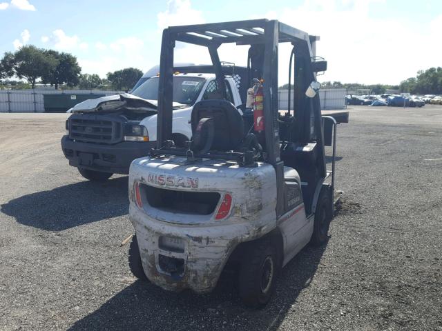 000000000009H2476 - 2006 NISSAN FORK LIFT GRAY photo 4