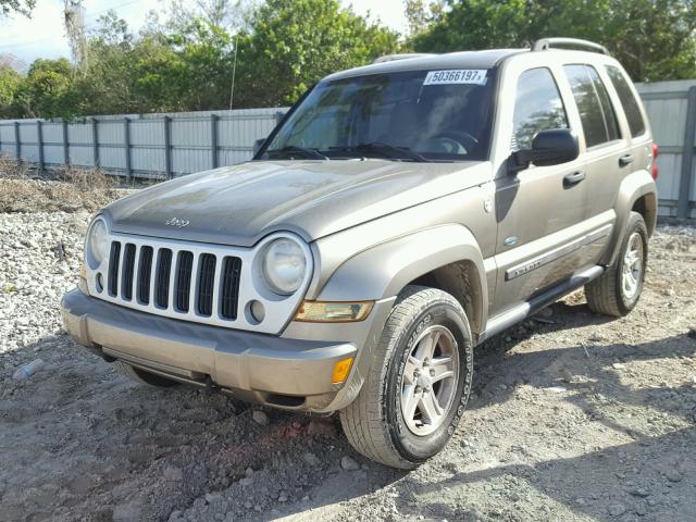 1J4GL48K57W566658 - 2007 JEEP LIBERTY SP GOLD photo 2