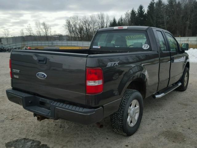 1FTRX14W05FB24703 - 2005 FORD F150 GRAY photo 4