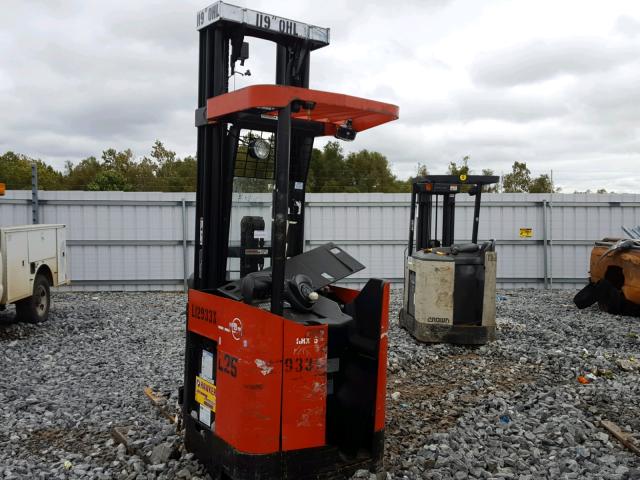 00A211192703F - 2003 CROW FORKLIFT ORANGE photo 3