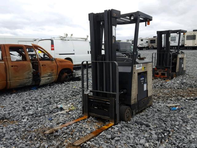 1A274598 - 2004 CROW FORKLIFT TAN photo 2