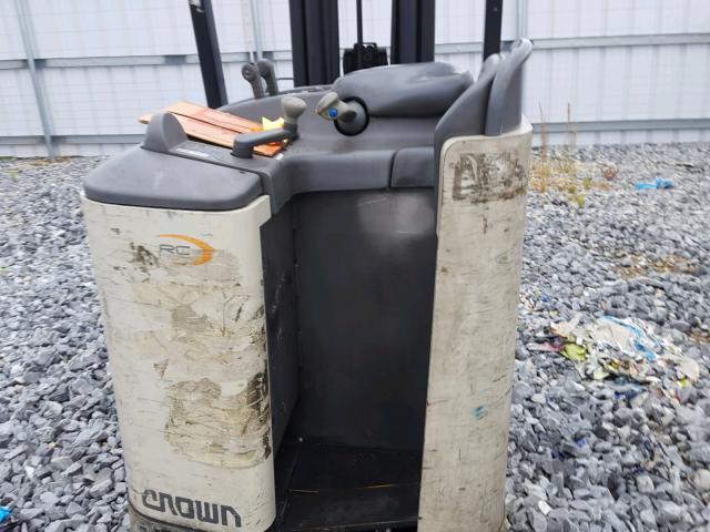 1A274598 - 2004 CROW FORKLIFT TAN photo 6