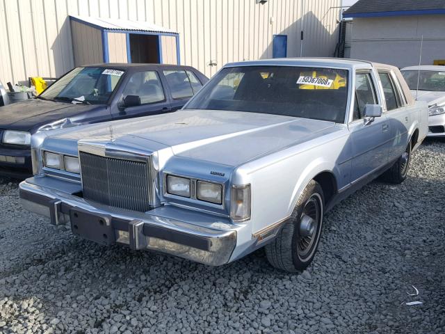 1LNBM81F4JY666226 - 1988 LINCOLN TOWN CAR BLUE photo 2