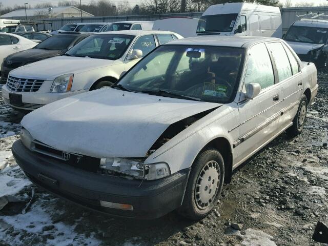 1HGCB7643LA028045 - 1990 HONDA ACCORD DX WHITE photo 2