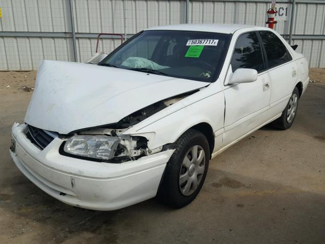 4T1BF22K61U959877 - 2001 TOYOTA CAMRY LE WHITE photo 2