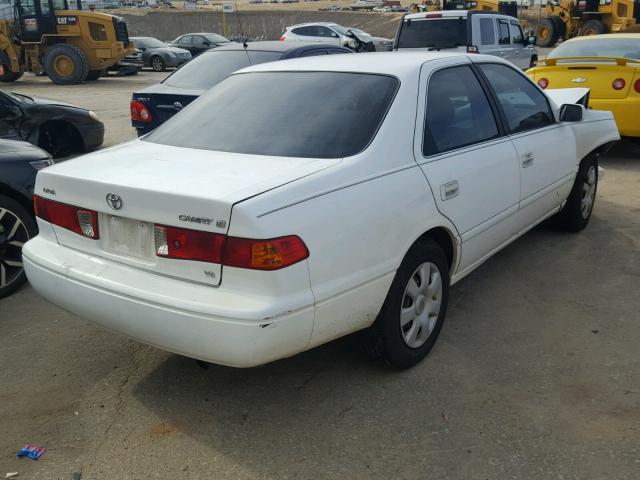 4T1BF22K61U959877 - 2001 TOYOTA CAMRY LE WHITE photo 4