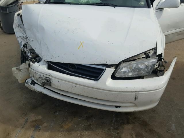 4T1BF22K61U959877 - 2001 TOYOTA CAMRY LE WHITE photo 7