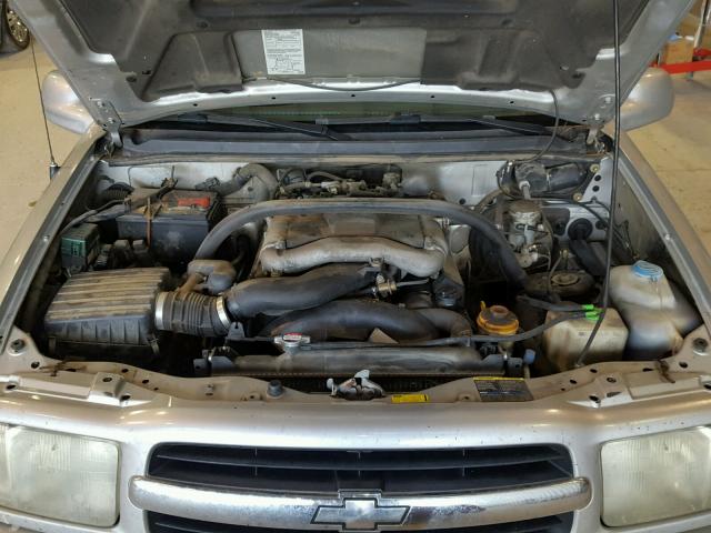 2CNBE634446900940 - 2004 CHEVROLET TRACKER LT SILVER photo 7