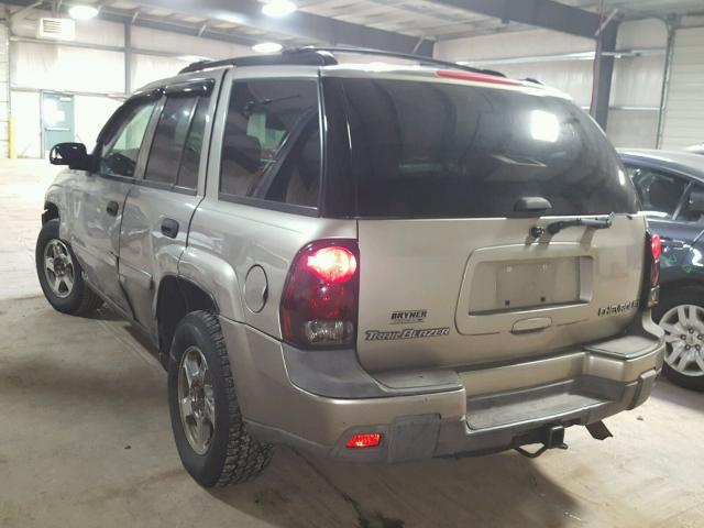 1GNDT13S332331103 - 2003 CHEVROLET TRAILBLAZE TAN photo 3