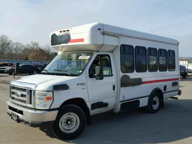 1FDEE3FL9BDA72607 - 2011 FORD ECONOLINE WHITE photo 2