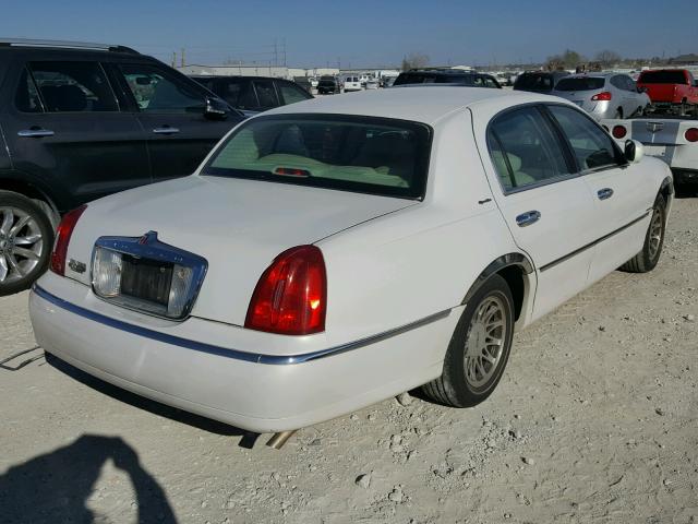 1LNHM82W81Y652516 - 2001 LINCOLN TOWN CAR S WHITE photo 4