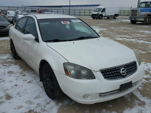 1N4AL11D25C360496 - 2005 NISSAN ALTIMA S WHITE photo 1