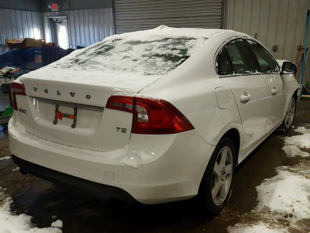 YV1622FSXC2105320 - 2012 VOLVO S60 T5 WHITE photo 4