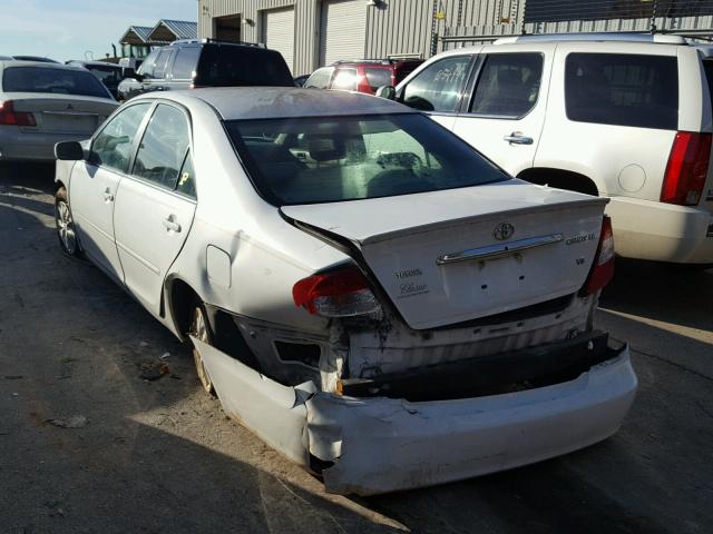 4T1BF32K04U076240 - 2004 TOYOTA CAMRY LE WHITE photo 3