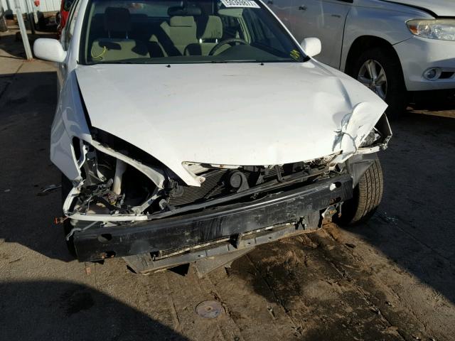 4T1BF32K04U076240 - 2004 TOYOTA CAMRY LE თეთრი ფოტო 9