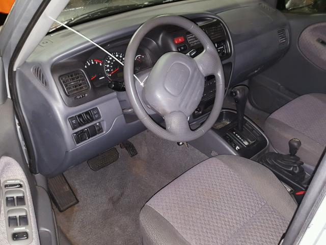 2CNBJ13C016932611 - 2001 CHEVROLET TRACKER SILVER photo 9