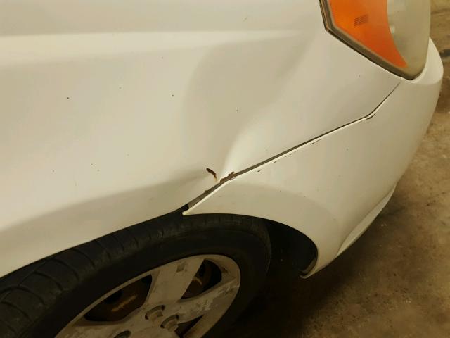 KL1TD66E69B673102 - 2009 CHEVROLET AVEO LS WHITE photo 9
