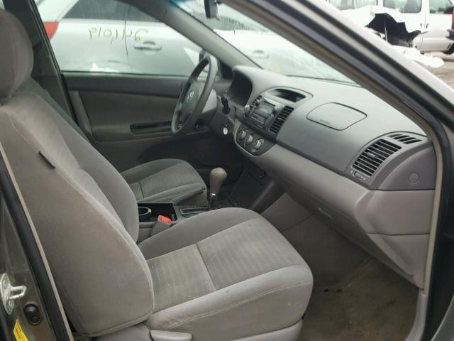 4T1BE30K35U523862 - 2005 TOYOTA CAMRY LE 灰色 照片 5