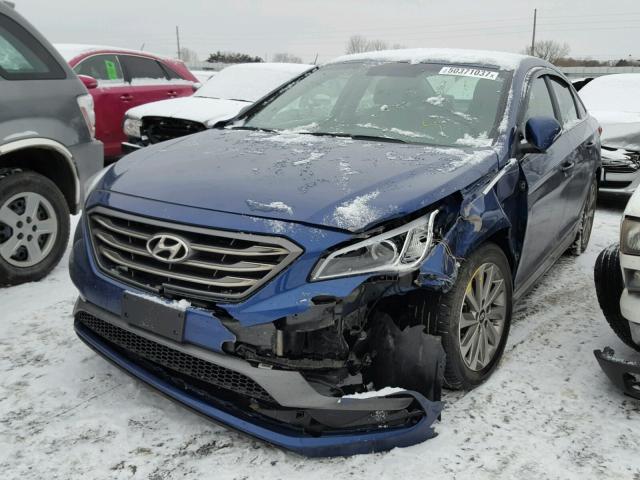 5NPE34AF2FH070960 - 2015 HYUNDAI SONATA SPO BLUE photo 2