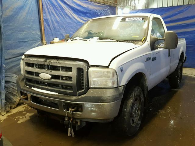 1FTSF21Y27EA47955 - 2007 FORD F250 SUPER WHITE photo 2