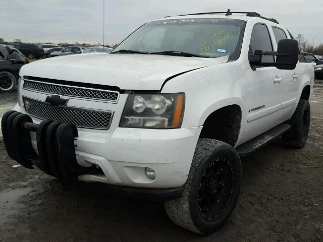 3GNFK12317G123059 - 2007 CHEVROLET AVALANCHE WHITE photo 2