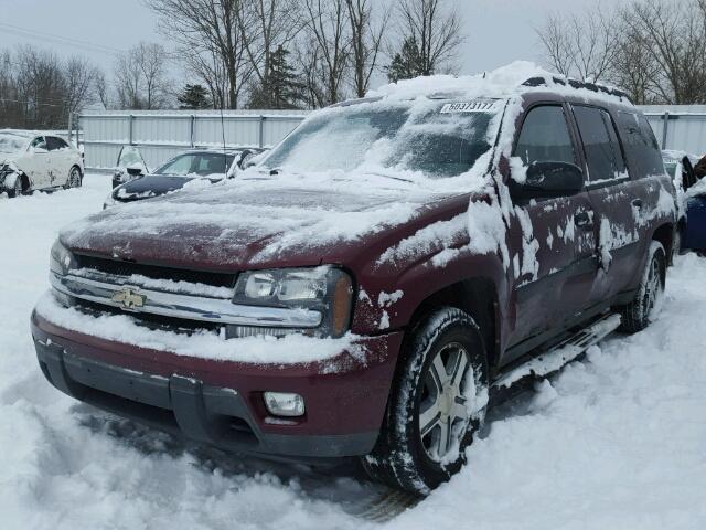 1GNET16S256179505 - 2005 CHEVROLET TRAILBLAZE MAROON photo 2