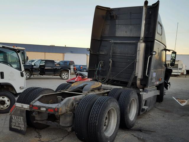 4V4NC9GHX6N428249 - 2006 VOLVO VN VNL BLACK photo 4