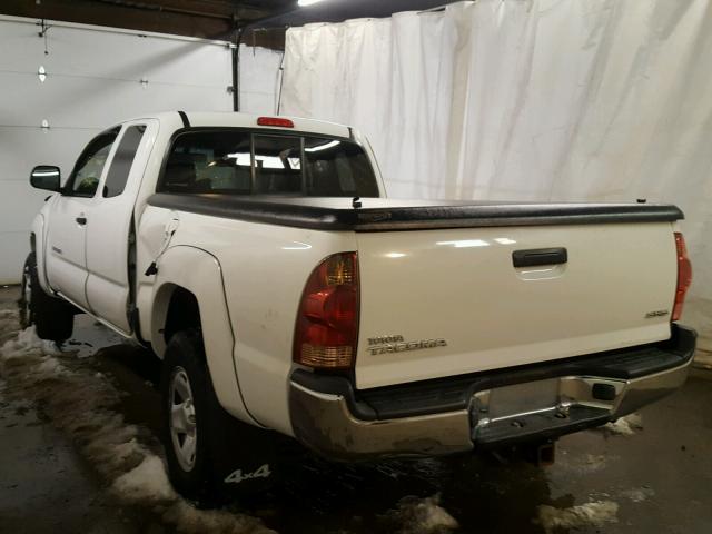 5TEUX42N47Z431223 - 2007 TOYOTA TACOMA ACC WHITE photo 3