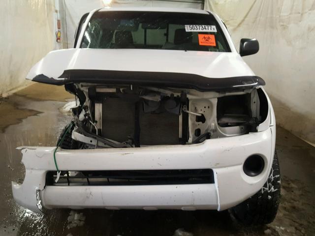 5TEUX42N47Z431223 - 2007 TOYOTA TACOMA ACC WHITE photo 7