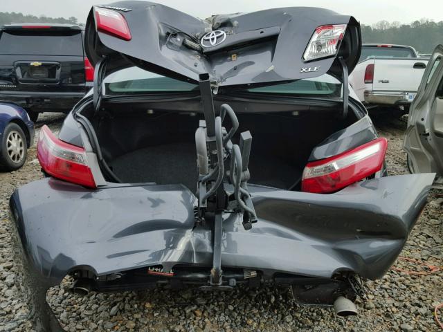 4T1BK46K89U090308 - 2009 TOYOTA CAMRY SE GRAY photo 9