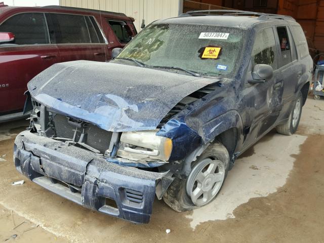 1GNDS13S022436926 - 2002 CHEVROLET TRAILBLAZE BLUE photo 2