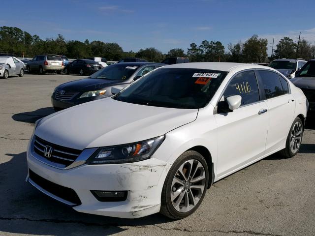 1HGCR2F57FA185508 - 2015 HONDA ACCORD SPO WHITE photo 2