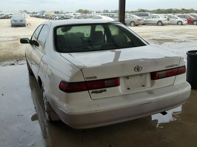 JT2BG22K1W0183568 - 1998 TOYOTA CAMRY CE WHITE photo 3