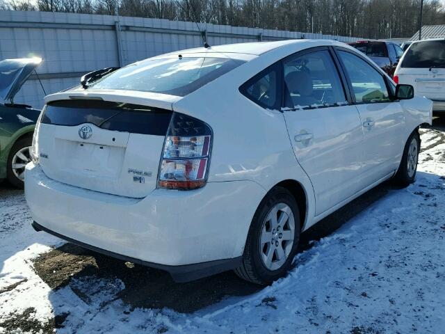 JTDKB20U253017924 - 2005 TOYOTA PRIUS WHITE photo 4