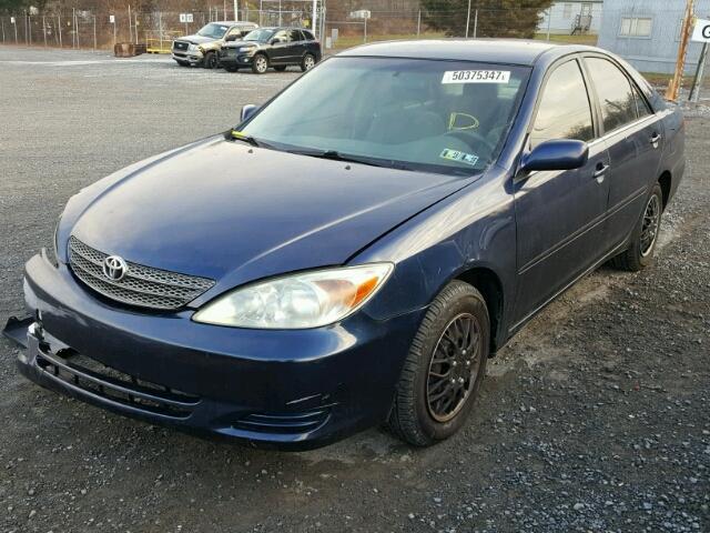 JTDBE32KX20046027 - 2002 TOYOTA CAMRY LE ლურჯი ფოტო 2