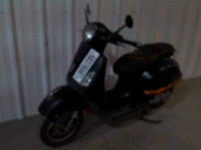 ZAPM459LXE5704392 - 2014 VESPA GTS 300 SU BLACK photo 2