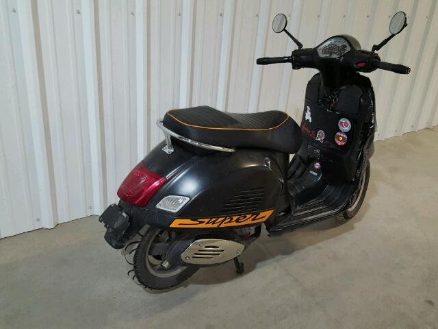 ZAPM459LXE5704392 - 2014 VESPA GTS 300 SU BLACK photo 4