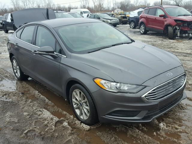 3FA6P0H78HR341736 - 2017 FORD FUSION SE GRAY photo 1