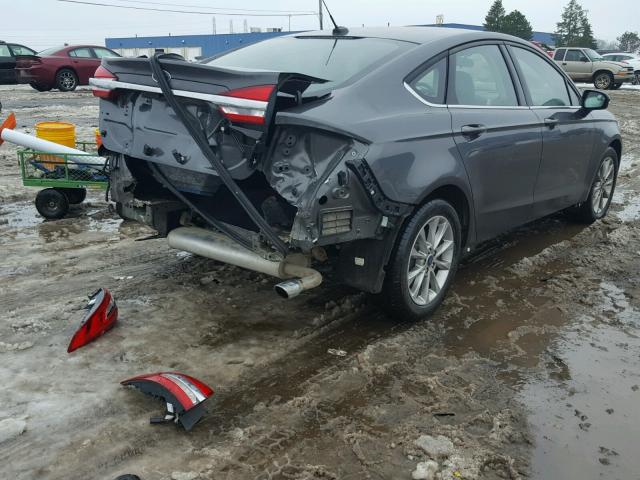 3FA6P0H78HR341736 - 2017 FORD FUSION SE GRAY photo 4