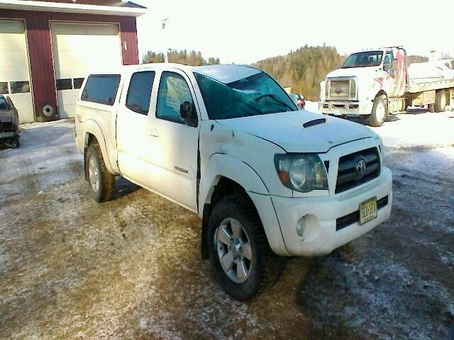 3TMMU4FNXAM022778 - 2010 TOYOTA TACOMA DOU WHITE photo 1