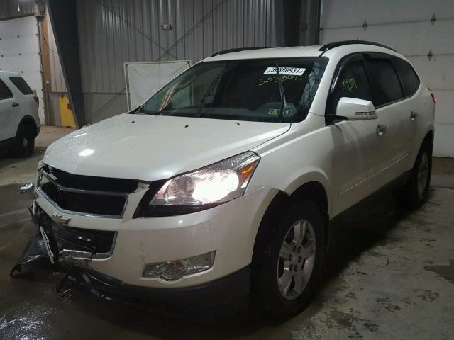 1GNKVGED8BJ207058 - 2011 CHEVROLET TRAVERSE L WHITE photo 2