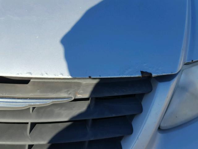 1C4GP45R45B286133 - 2005 CHRYSLER TOWN & COU SILVER photo 9