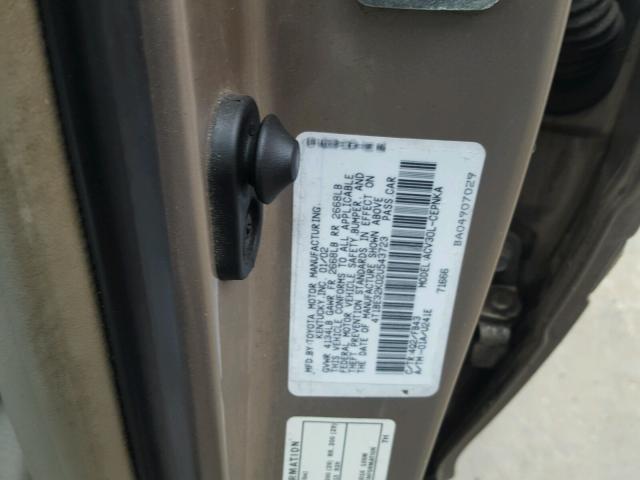 4T1BE32K02U543723 - 2002 TOYOTA CAMRY LE ოქროსფერი ფოტო 10