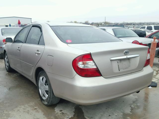 4T1BE32K02U543723 - 2002 TOYOTA CAMRY LE GOLD photo 3