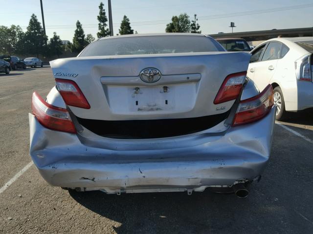 4T1BE46K17U545682 - 2007 TOYOTA CAMRY NEW SILVER photo 9